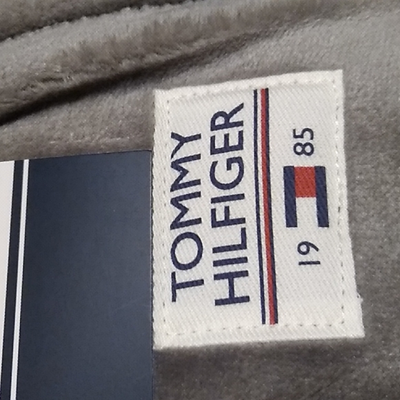 COPY - NWT 1985 Tommy Hilfiger Blanket (King Size) - Picture 4 of 9